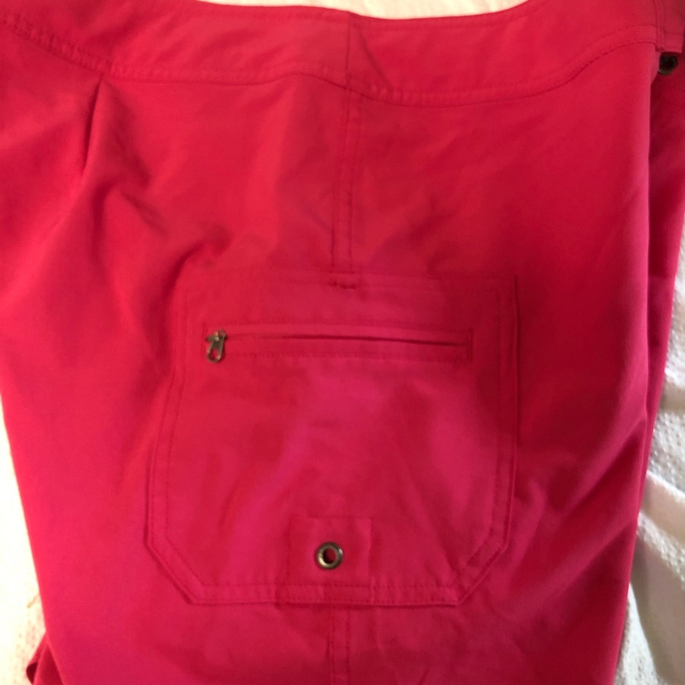 Patagonia Women’ Fuchsia Pink Shorts. - Picture 3 of 7